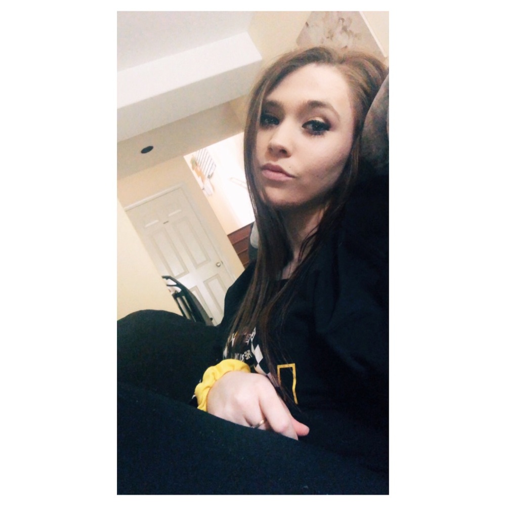 Meet your posher, Kelli